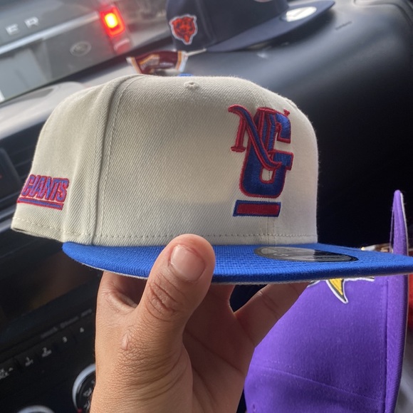 Bb - Picture 8 of 12